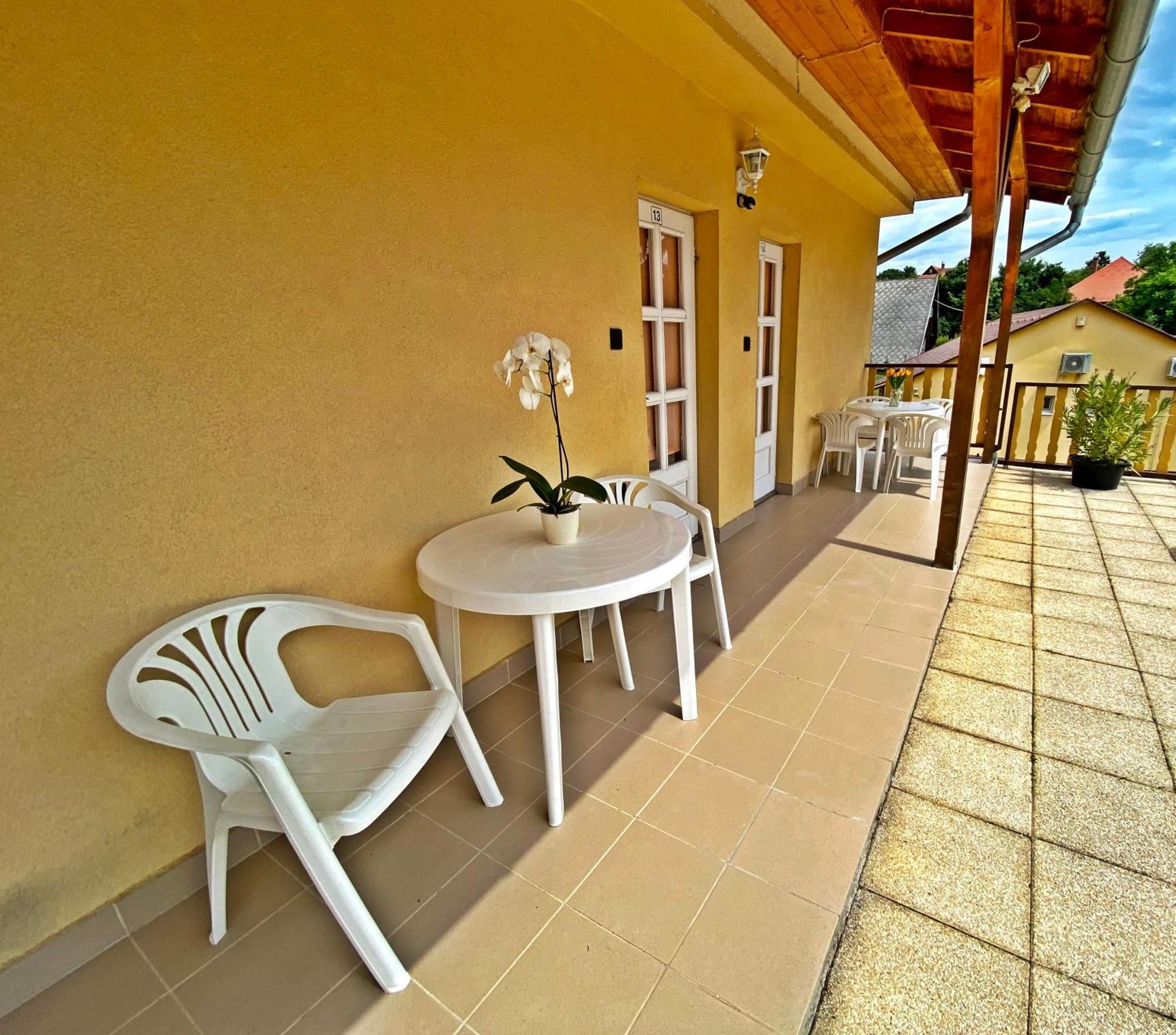 Hotel Magnolia Balatonszepezd Zimmer foto